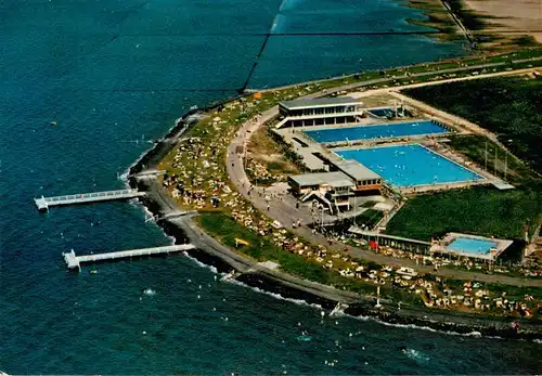 AK / Ansichtskarte  Husum__Nordfriesland Badestrand mit Meerwasser Schwimmbad Fliegeraufnahme