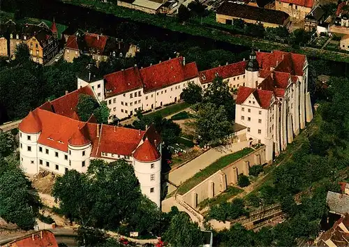 AK / Ansichtskarte  Nossen Schloss Nossen Fliegeraufnahme