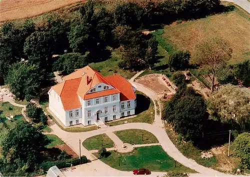 AK / Ansichtskarte 73905437 Insel_Poel Gutshaus in Wangern Ferienresidenz Steinhagen Fliegeraufnahme