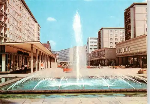 AK / Ansichtskarte  Karl-Marx-Stadt Rosenhof mit Springbrunnen