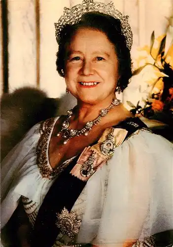 AK / Ansichtskarte 73906628 Queen H.M. Elizabeth The Queen Mother
