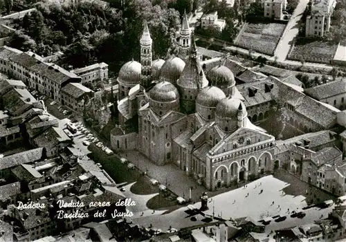 AK / Ansichtskarte  Padova_IT Veduta aerea della Basilica del Santo