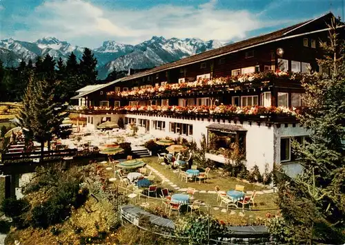 AK / Ansichtskarte  Sonthofen__Oberallgaeu Kur und Sporthotel Allgaeuer Berghof Terrasse