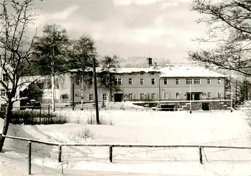 AK / Ansichtskarte 73908266 Walthersdorf_Erzgebirge Ferienheim des VEB Zentralwerkstatt Regis im Winter