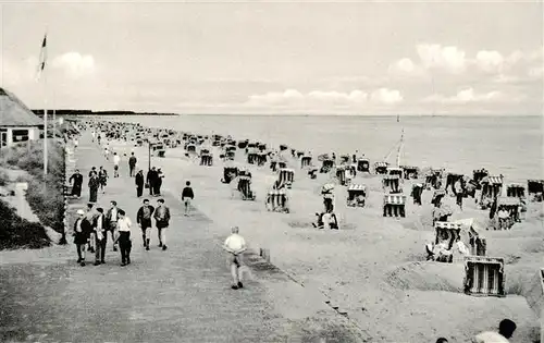 AK / Ansichtskarte 73909776 Dahme__Ostseebad_Holstein Strandpartie an der Lesehalle Nord