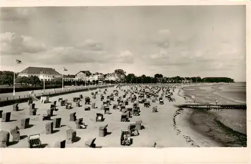 AK / Ansichtskarte  Travemuende_Ostseebad Blick auf Casino und Strand