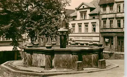 AK / Ansichtskarte  Poessneck Marktbrunnen