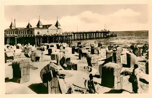 AK / Ansichtskarte  Ahlbeck_Ostseebad Seebruecke Strand