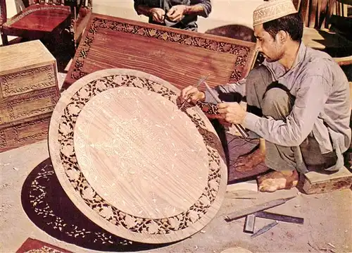 AK / Ansichtskarte  Peshawar_Pakistan A Woodcraftsman