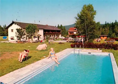 AK / Ansichtskarte 73911012 Auerkiel_Viechtach Pension Waldblick mit Schwimmbad