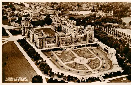 AK / Ansichtskarte 73911201 Windsor__Castle_London_UK Aerial view