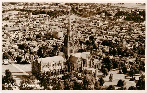 AK / Ansichtskarte 73911210 Salisbury___Wiltshire_UK Cathedral Air view