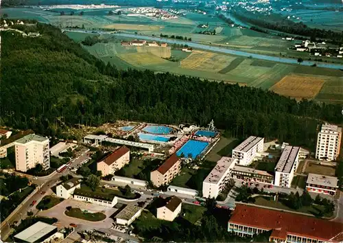 AK / Ansichtskarte  Waldkraiburg Fliegeraufnahme mit Waldbad