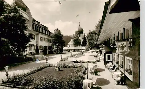 AK / Ansichtskarte  Hinterzarten Park Hotel Adler Blick zur Kirche Kurort im Schwarzwald