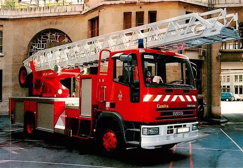 AK / Ansichtskarte  Feuerwehr_Fire-Brigade_Pompiers_Bomberos Sapurs-Pompiers Paris E.P.S.A. Camiva Iveco Eurocargo 120E18