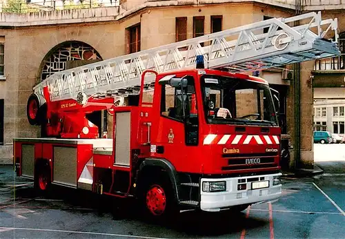 AK / Ansichtskarte  Feuerwehr_Fire-Brigade_Pompiers_Bomberos Sapeurs-Pompiers de Paris E.P.S.A  Camiva Iveco Eurocargo 120 E 18