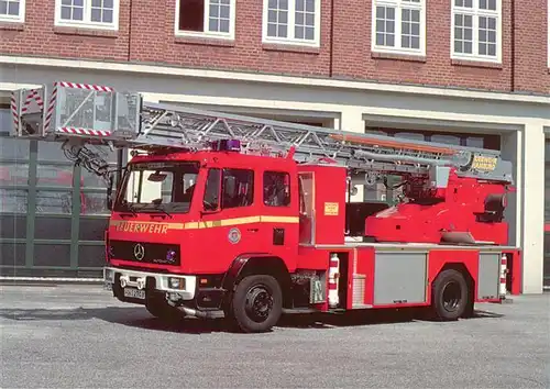 AK / Ansichtskarte 73912322 Feuerwehr_Fire-Brigade_Pompiers_Bomberos Hamburger Feuerwehr Drehleiter DLK 23-12 Mercedes Benz 1524 AF