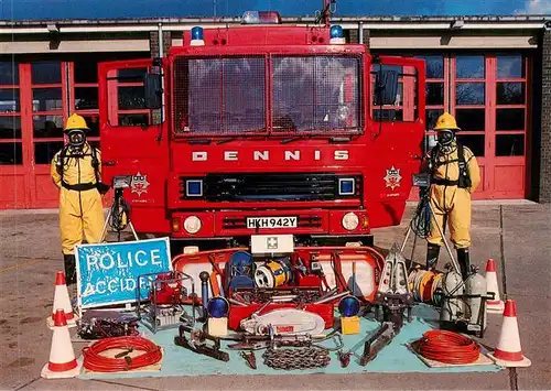 AK / Ansichtskarte  Feuerwehr_Fire-Brigade_Pompiers_Bomberos Dennis Emergency Tender 