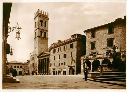 AK / Ansichtskarte  Assisi_Umbria Piazza del Comune