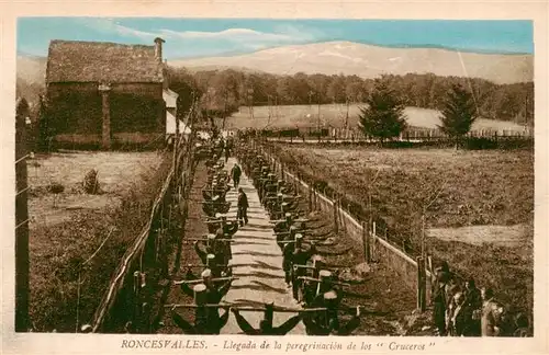 AK / Ansichtskarte  Roncesvalles_Navarra_ES Llegada de la peregrinacion de los Cruceros