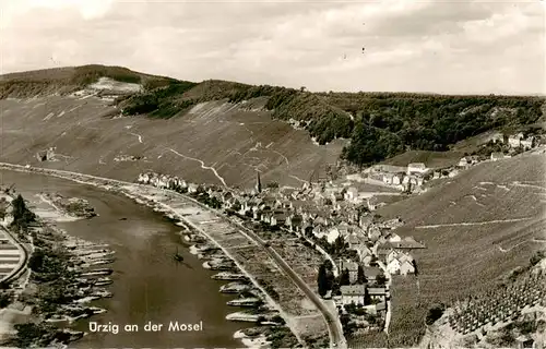 AK / Ansichtskarte 73914597 uerzig Moselpartie Fliegeraufnahme