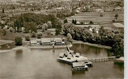 AK / Ansichtskarte  Unteruhldingen-Muehlhofen_Bodensee Pfahlbauten Fliegeraufnahme