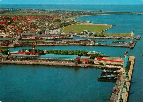 AK / Ansichtskarte 73915399 Cuxhaven_Nordseebad Steubenhoeft mit Hafen und Stadt Fliegeraufnahme