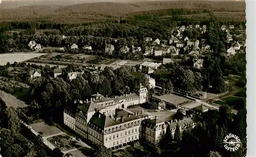 AK / Ansichtskarte  Arolsen_Bad Fliegeraufnahme mit Schloss