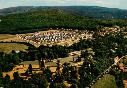 AK / Ansichtskarte  Schieder-Schwalenberg Kurpark mit Brunnehalle und Siedlung Lange aecker Fliegeraufnahme