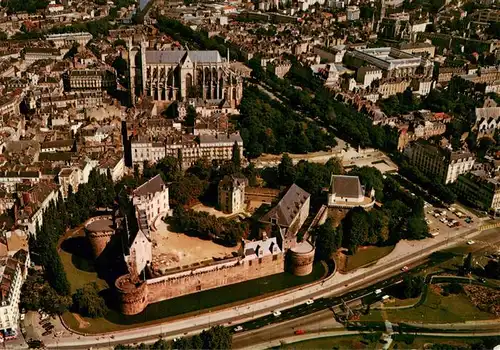 AK / Ansichtskarte  Nantes_44 Vue aerienne sur la ville avec le Chateau des Ducs de Bretagne et la Cathedrale Saint Pierre