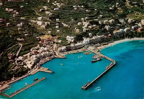 AK / Ansichtskarte  Capri_Italia Il Porto Veduta aerea