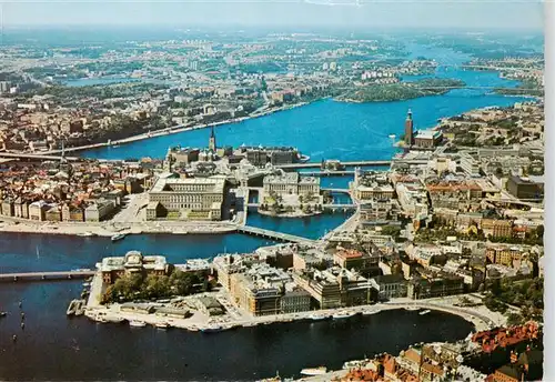 AK / Ansichtskarte 73917096 Stockholm Flygbild med Gamla Stan Slottet och Stadshuset