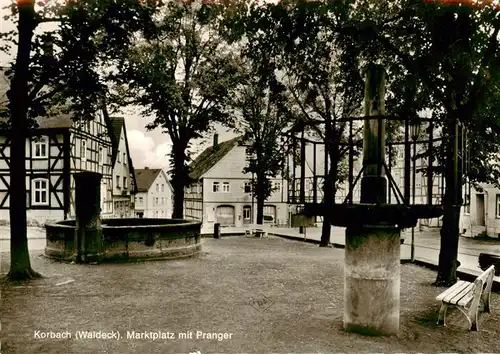 AK / Ansichtskarte  Korbach Marktplatz mit Pranger