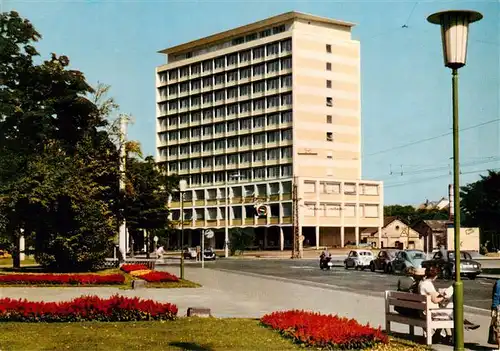 AK / Ansichtskarte  Giessen__Lahn Berliner Platz mit Behoerdenhochhaus Universitaetsstadt