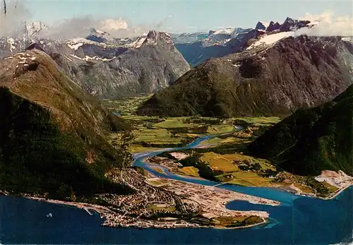 AK / Ansichtskarte  Romsdalen_Norge med Vengetind Romsdalshorn Trolltindene og Andalsnes