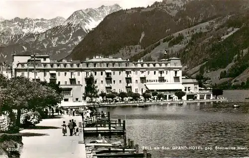 AK / Ansichtskarte 73917914 Zell_See_AT Grand Hotel gegen Steinernes Meer