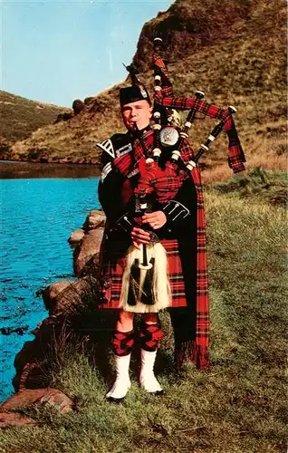 AK / Ansichtskarte  Schottland Sergeant Piper of the Kings Own Scottish Borderes