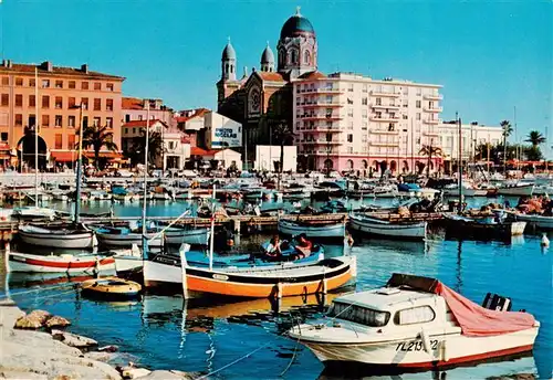 AK / Ansichtskarte  Saint-Raphael__83_Var Le port les quais et le Casino