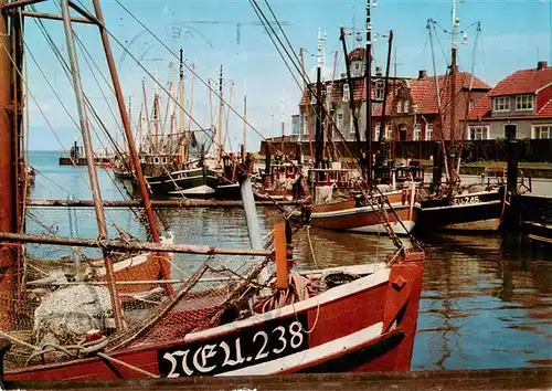 AK / Ansichtskarte 73918630 Neuharlingersiel Fischereihafen