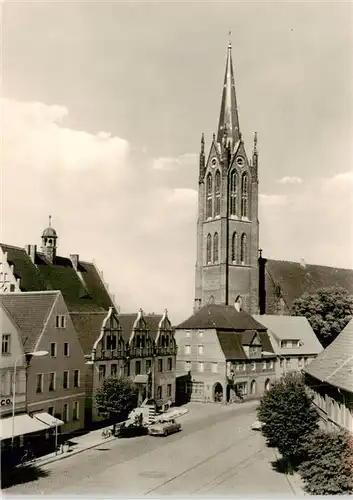 AK / Ansichtskarte  Kemberg Platz des Friedens mit Kirche