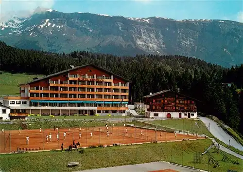 AK / Ansichtskarte  Laax_GR Hotel Signina House Tennisplaetze Flimserstein