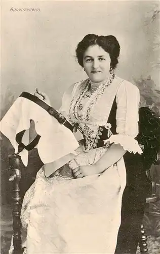 AK / Ansichtskarte  Appenzell_IR Appenzellerin