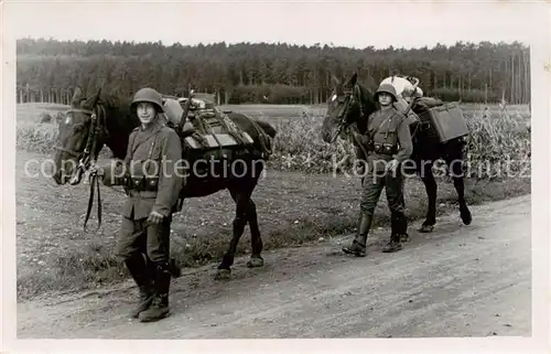 AK / Ansichtskarte 73921536 Militaria_Schweiz Soldaten Pferde 