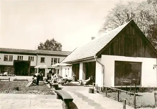 AK / Ansichtskarte 73922019 Serrahn_Kuchelmiss VEB Hydrogeologie Ferienheim Serrahn Sitzplatz am Kaminzimmer