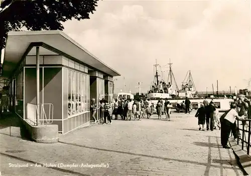 AK / Ansichtskarte  Stralsund Am Hafen Dampfer Anlegestelle