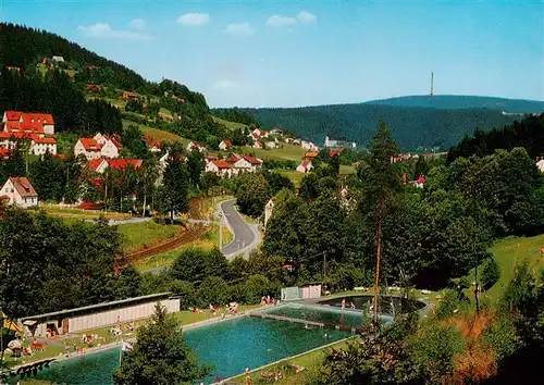 AK / Ansichtskarte  Warmensteinach mit Schwimmbad und Ochsenkopf