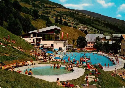 AK / Ansichtskarte  Saalbach_-Hinterglemm_AT Hallenbad und Freibad mit Minigolfplatz