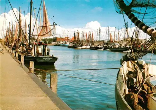 AK / Ansichtskarte  Buesum_Nordseebad Fischerboote im Hafen