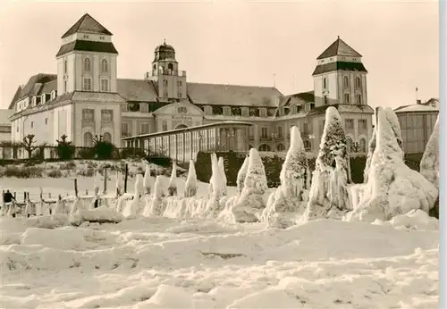 AK / Ansichtskarte 73924817 Binz_Ruegen Kurhaus im Winter