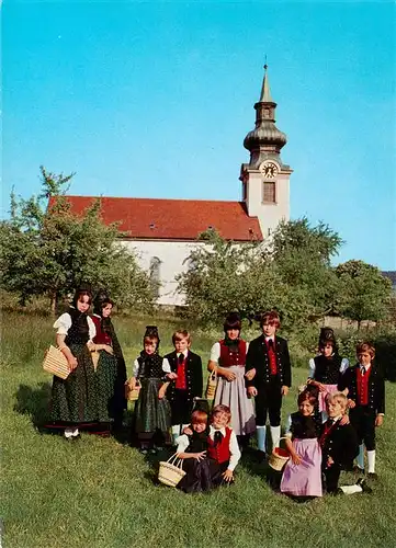 AK / Ansichtskarte 73926771 Obereschach_Villingen-Schwenningen Musik und Trachtenkapelle Jugendgruppe Kirche